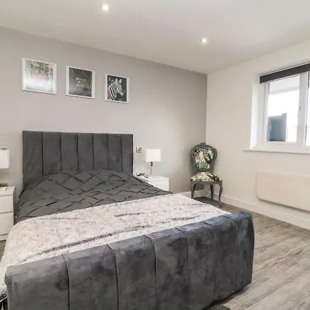 4 بيت للعطل *