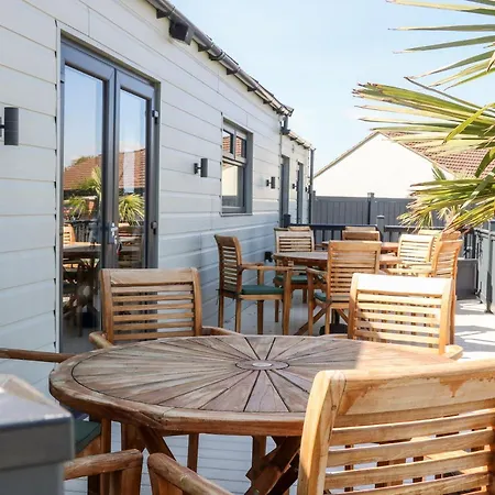 4 بيت للعطل *